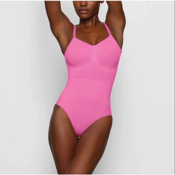 NEW Skims seamless sculpt brief bodysuit - Picture 6 of 11
